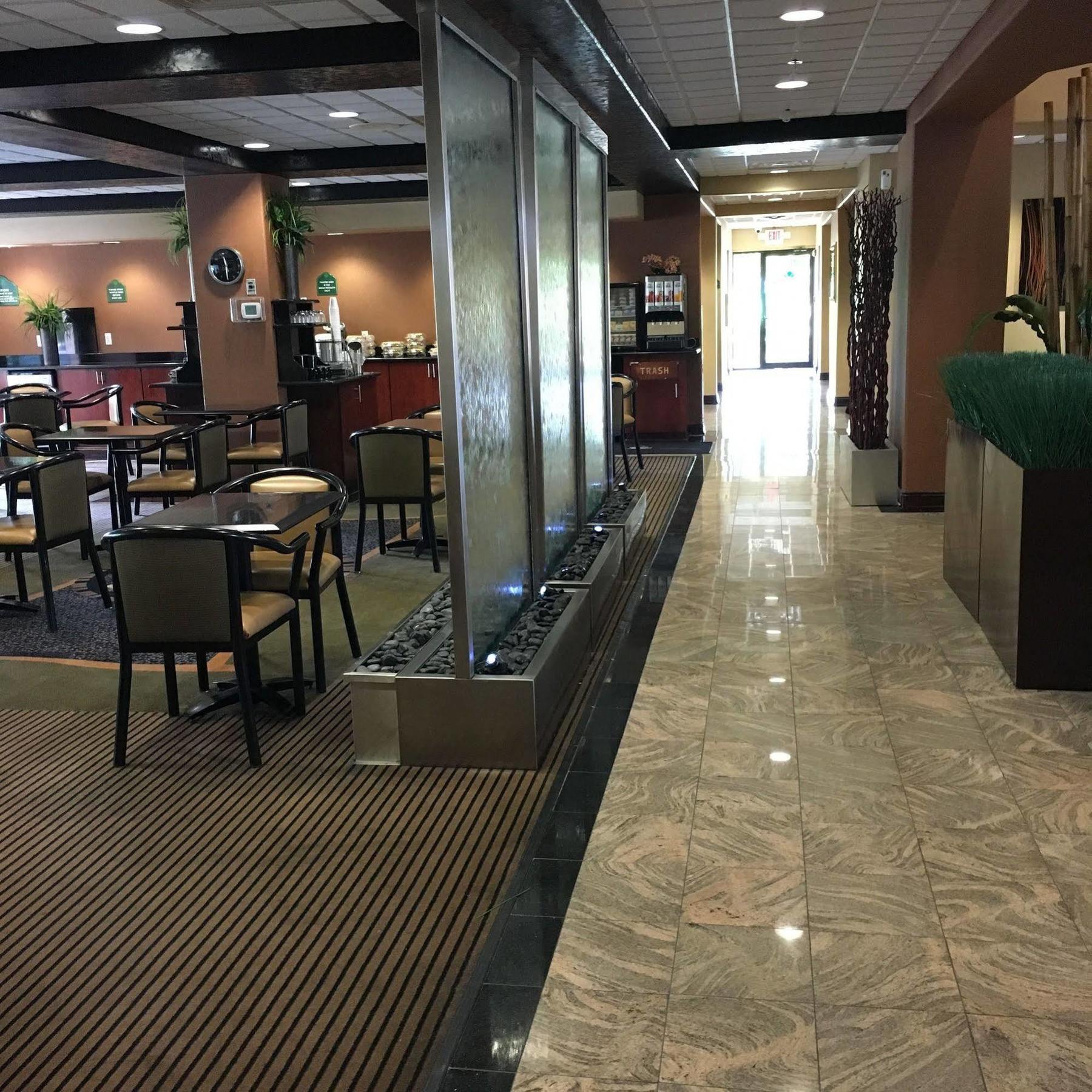 Wingate By Wyndham Hotel